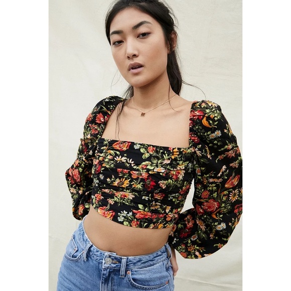 Urban Outfitters Tops - Urban Outfitters Floral Bambi Ruched Front Long Sleeve Cropped Top
